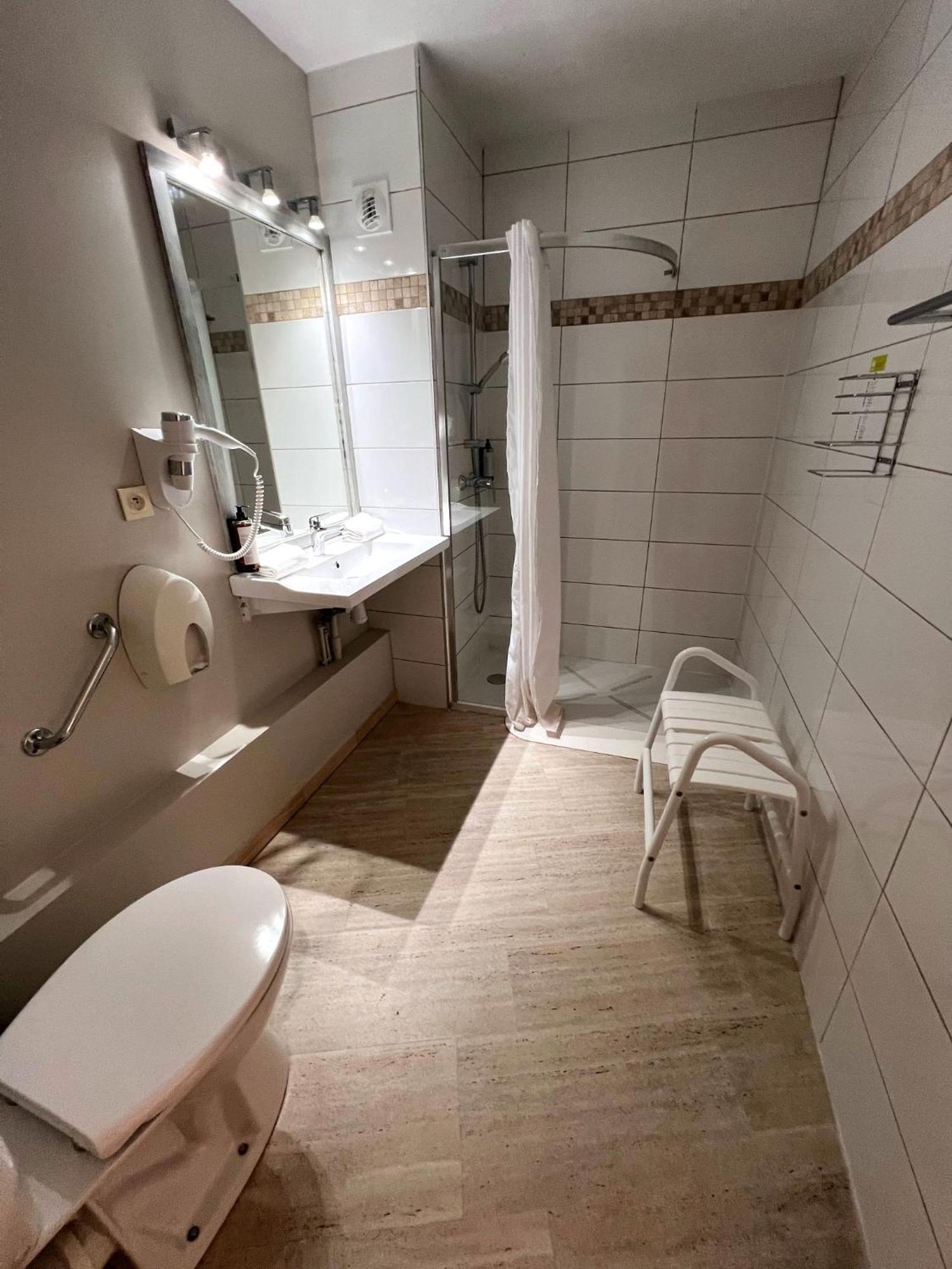 Hotel Le Mas Des Ponts D'Arles Rom bilde
