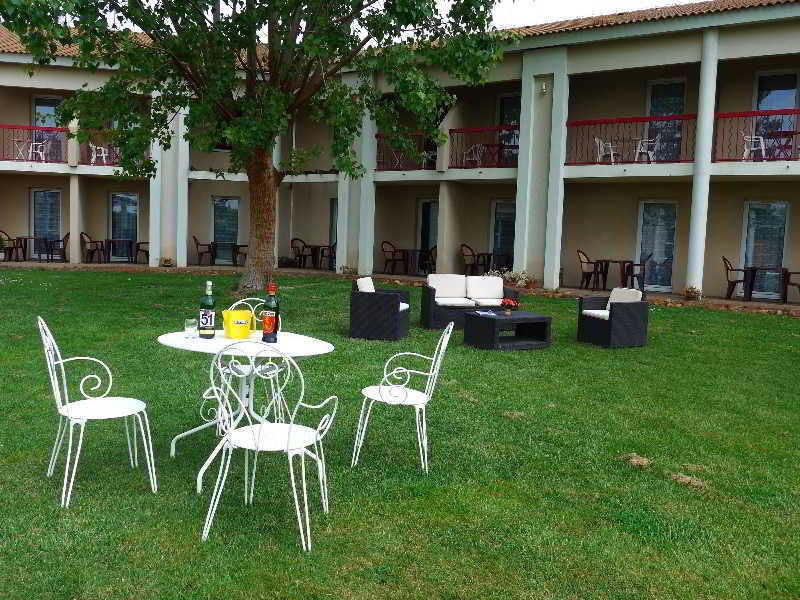 Hotel Le Mas Des Ponts D'Arles Eksteriør bilde